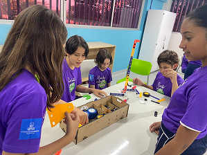 Crianças aprendendo